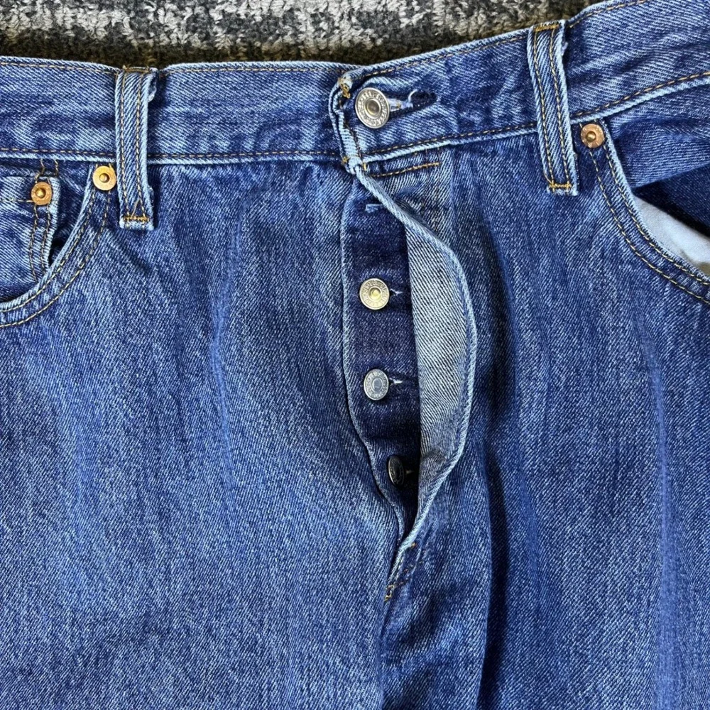 Levis 501 Original Fit Mens Jeans 36x32 Medium Wash Blue Button Fly Straight Leg